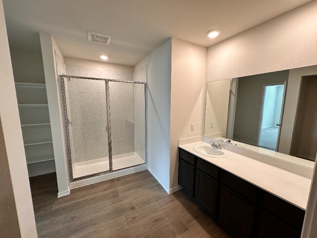 Building Photo - 2330 Hydrangea Dr