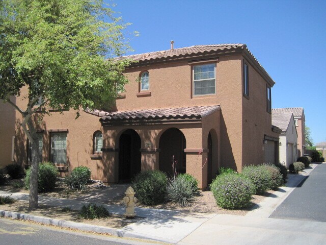 Foto principal - 2868 E Megan St