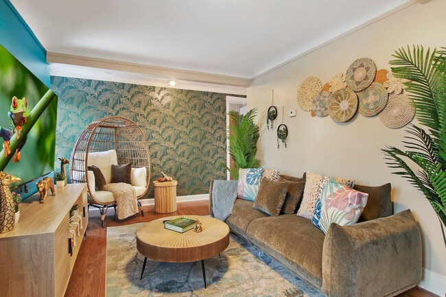 Building Photo - 3446 N Ozark Ave