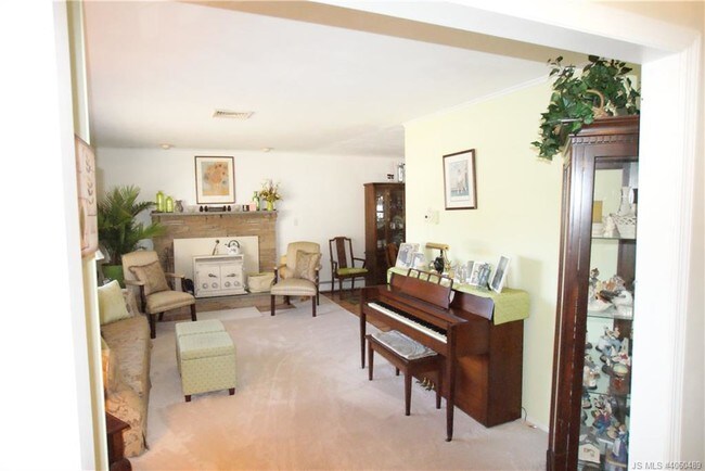 Foto del edificio - 32 Pinehurst Dr