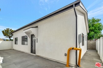 Building Photo - 11108 Norris Ave