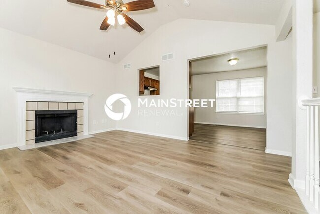 Foto del edificio - 3 Bedroom Pet-Friendly Home in INDEPENDENC...