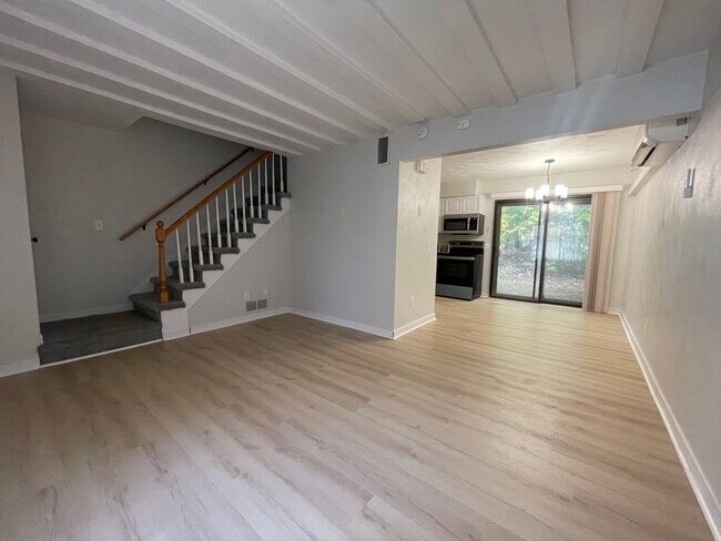 Foto del edificio - Two Bedroom Apartment in Portage