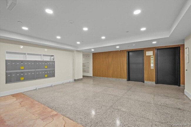 Building Photo - 671 Bronx River Rd