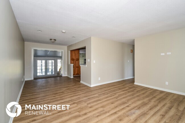 Building Photo - 6201 W Pages Ln