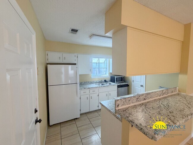 Foto del edificio - Adorable 3 Bedroom Home in Bluewater Bay!