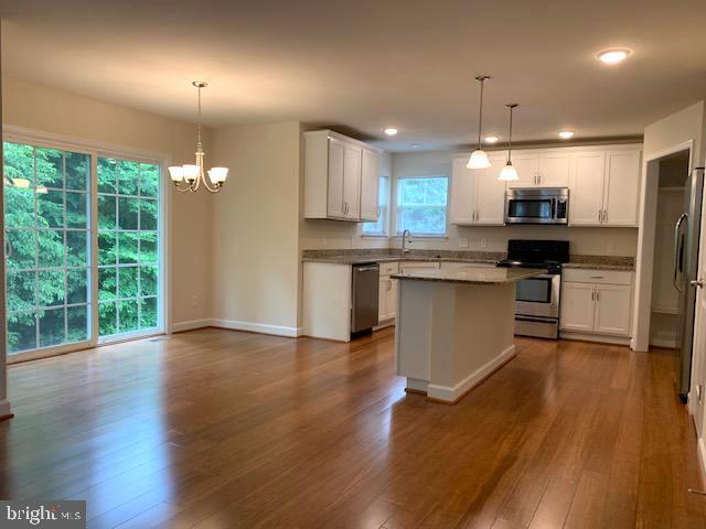 Building Photo - 10308 Bluebird Ct