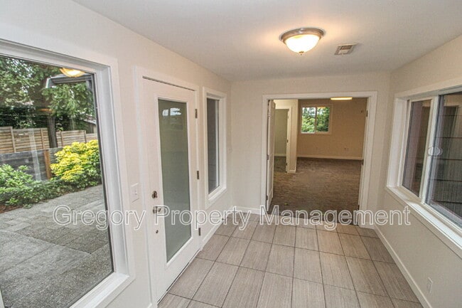 Building Photo - 19547 53rd Ave NE