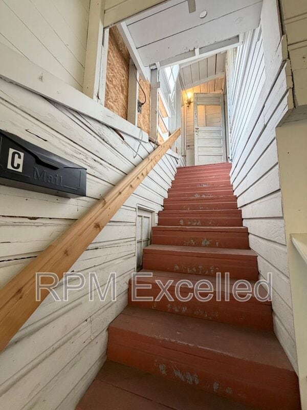Foto del edificio - 717 W Stewart Ave