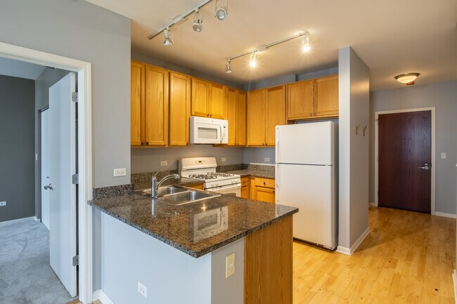 Building Photo - 1255 S State St