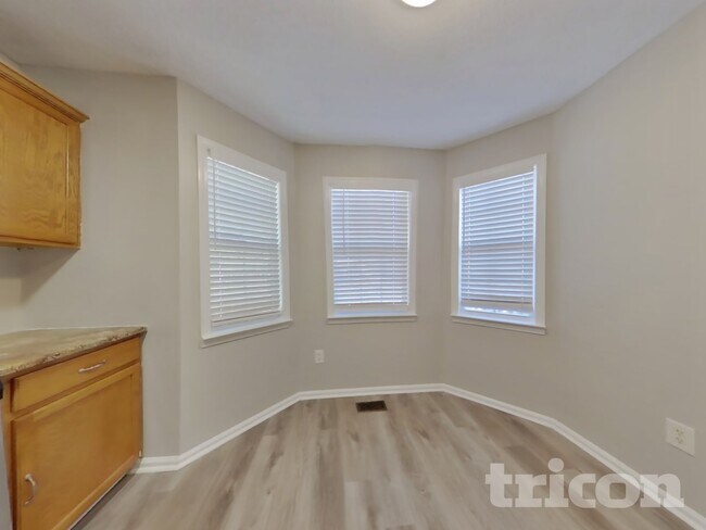 Foto del edificio - 102 Bonnabel Ct