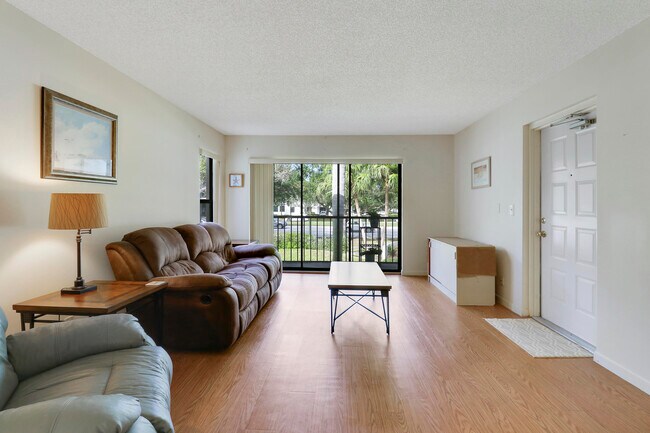 Foto del edificio - 2703 SW Matheson Ave