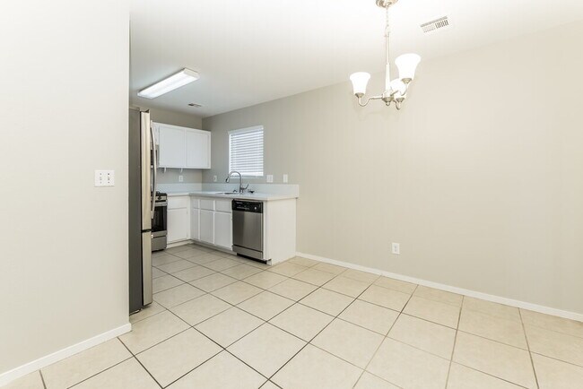 Foto del edificio - 3009 Honeysuckle Ave