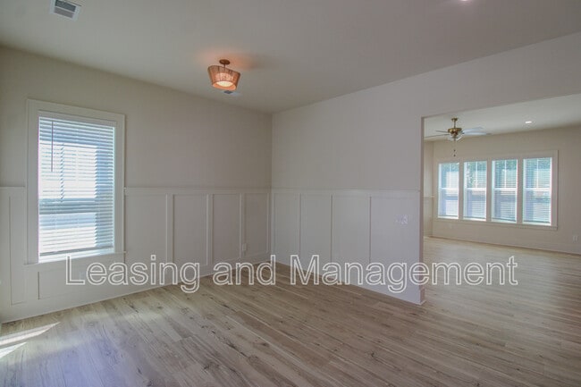 Building Photo - 3633 Happyland Blvd
