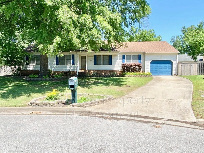 Primary Photo - 802 Tiverton Pl