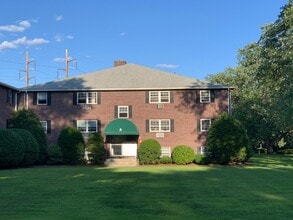 Building Photo - 96 Richardson Rd