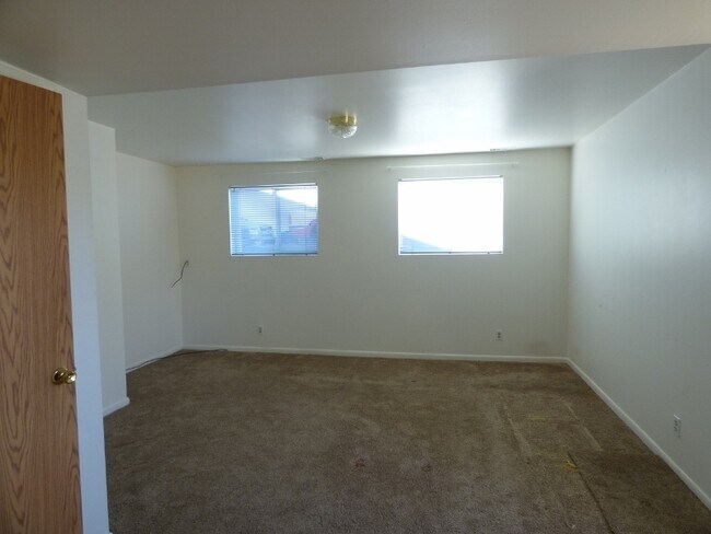 Building Photo - 2332 W 6200 S