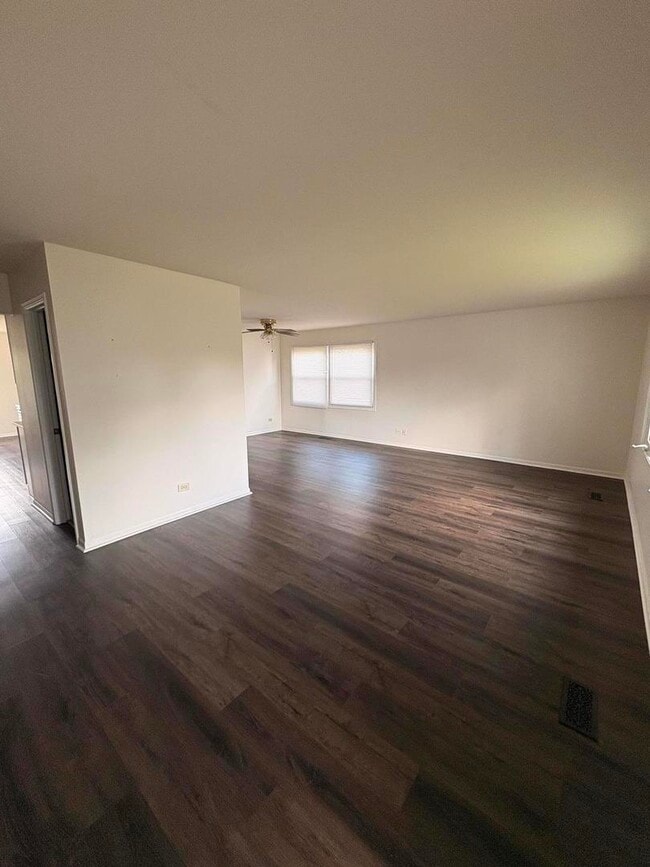 Building Photo - 619 Belair Ct