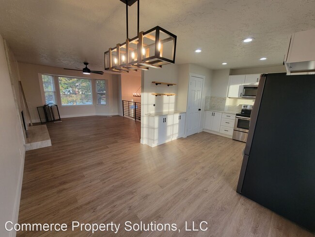 Building Photo - 5 br, 2.5 bath House - 10175 S 4000 W