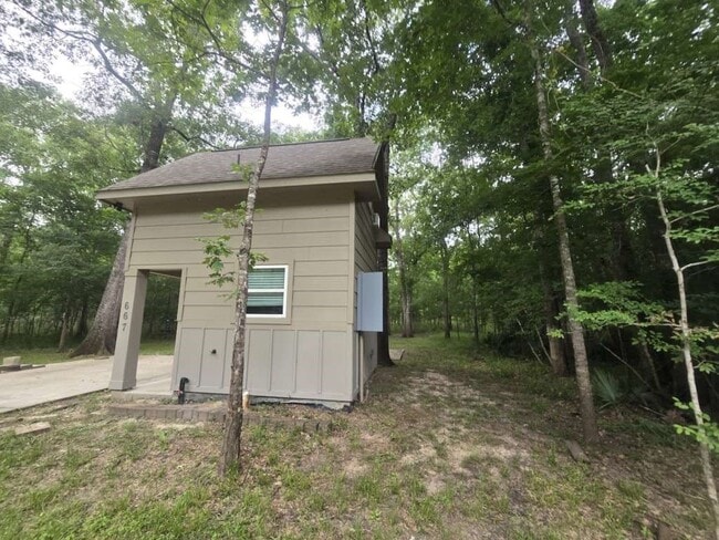 Building Photo - 667 Miller Dr