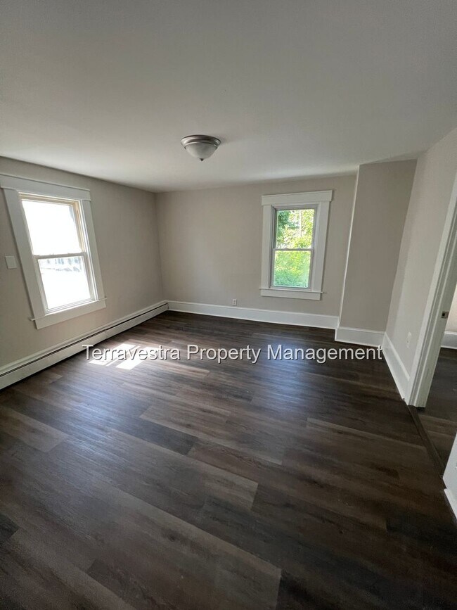 45 Hopkins St Unit APT B, Woodbury, NJ 08096 Room for Rent in