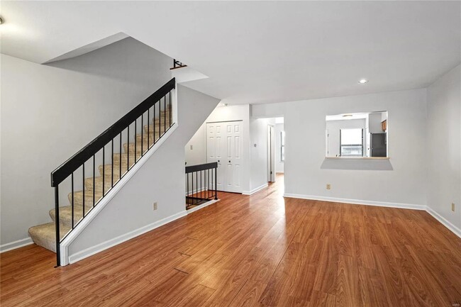 Building Photo - 707 Forest Trace Dr
