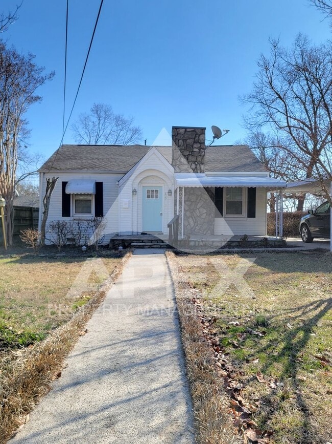 Photo - Craftsman Style 2 Bd 1.5- Ba Single Family Home with carport in North Knox!