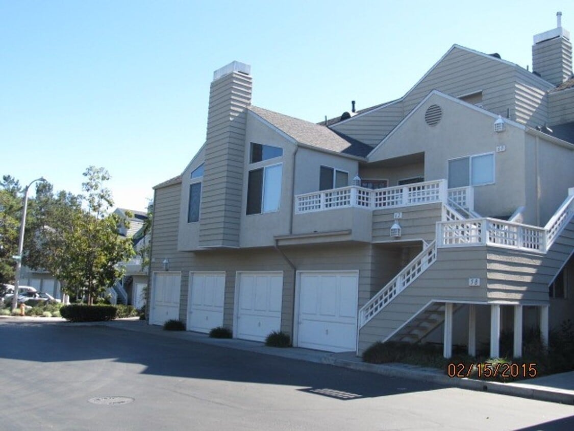 Foto principal - ALISO VIEJO- SPACIOUS 1 BEDROOM + DEN OR OFFICE CONDO WITH GARAGE