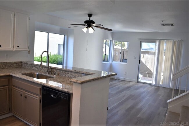 Building Photo - 2357 Kings View Cir