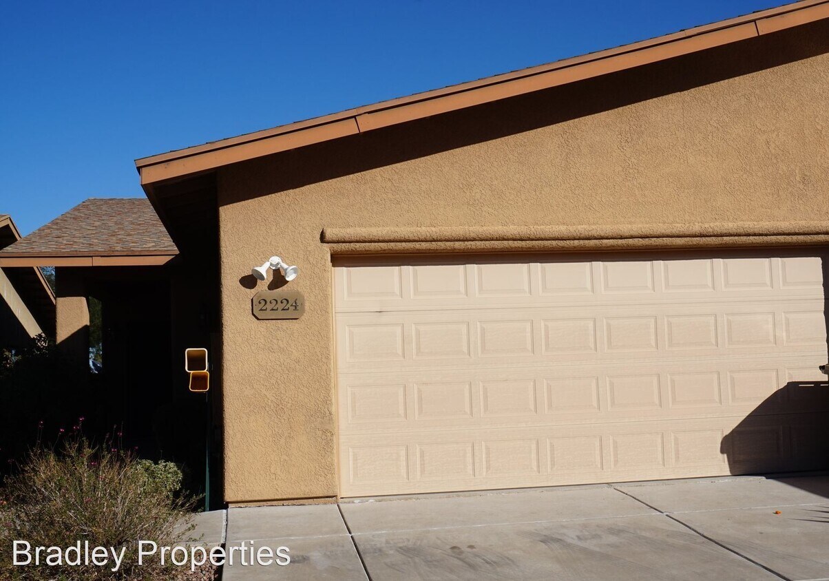 Primary Photo - 3 br, 2 bath House - 2224 La Brisas Way