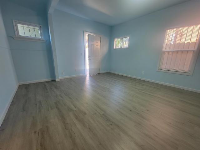 Building Photo - 4 bedroom in Oakland CA 94606-4538