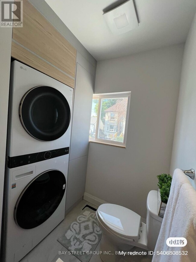 Photo du bâtiment - 396 Emerald St N