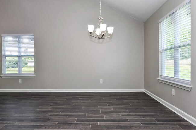 Building Photo - 359 Tait Rd