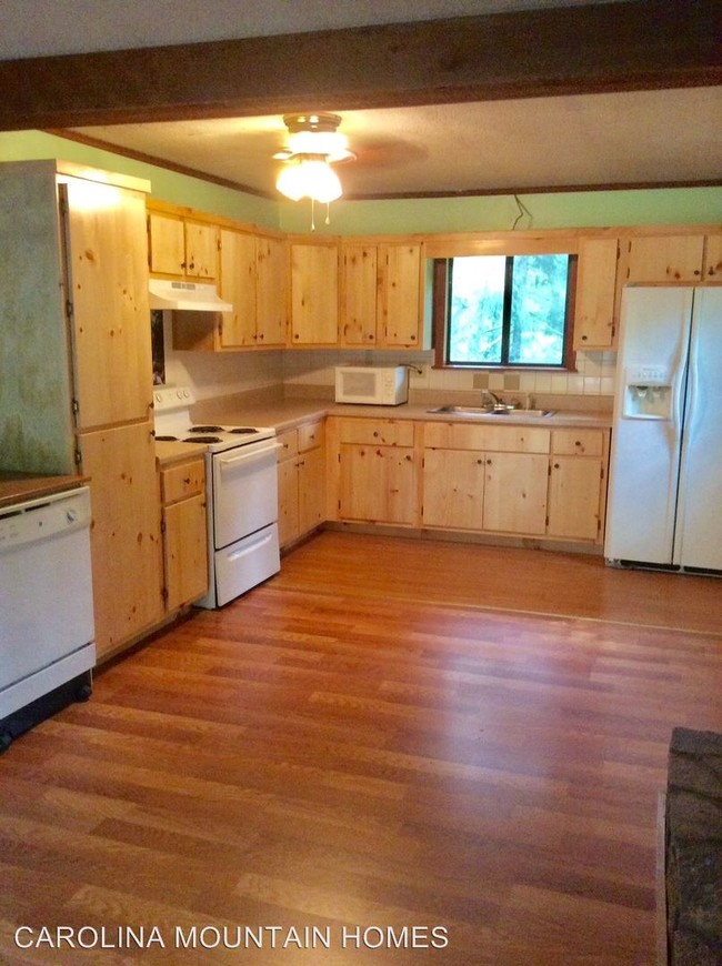 Building Photo - 2 br, 1 bath House - 661 Snowhill Church Road