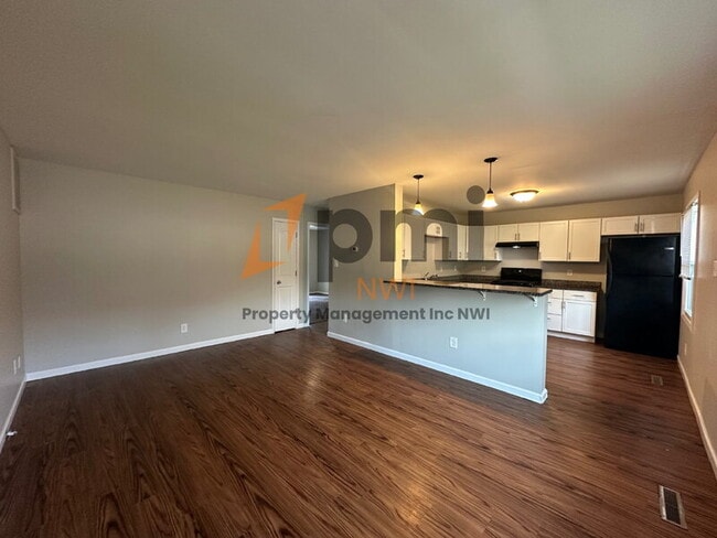 Building Photo - 5831 Creekview Ct W