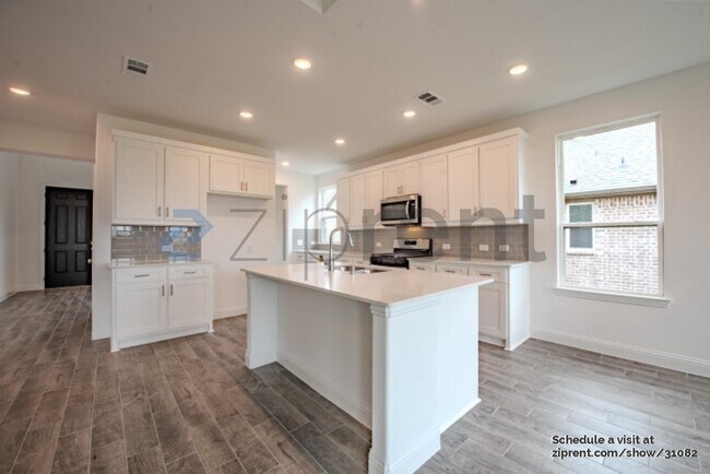 Building Photo - 1301 Renato Dr