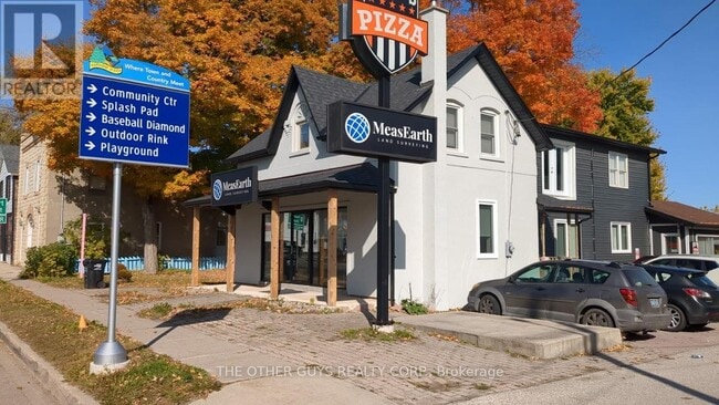 Building Photo - 244 Barrie St
