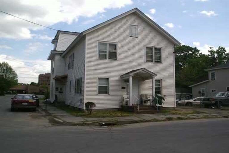 8 Warren St, Ellenville, NY 12428 Apartments in Ellenville, NY