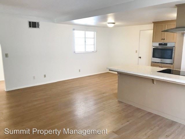 Foto del edificio - 5 br, 2 bath House - 1222 Rowland Avenue
