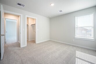 Building Photo - 8595 Blueberry Ash St