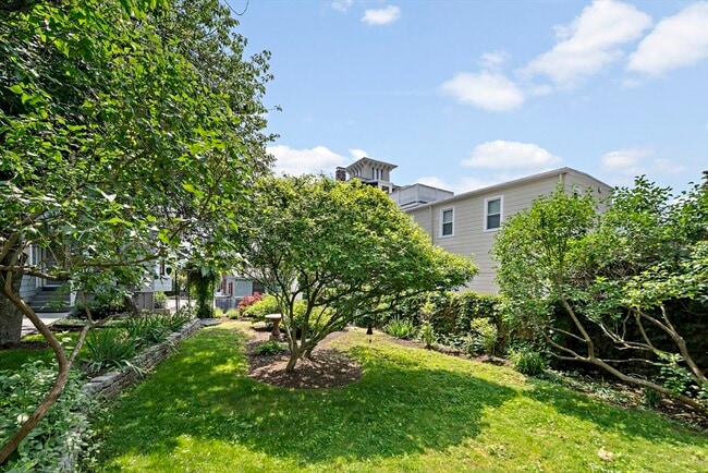 Building Photo - 38 Spring St