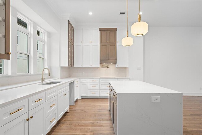 Foto del edificio - 1013 E 28th St