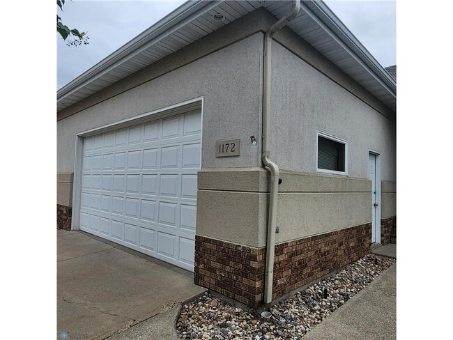 Building Photo - 1172 Eagle Park Dr S