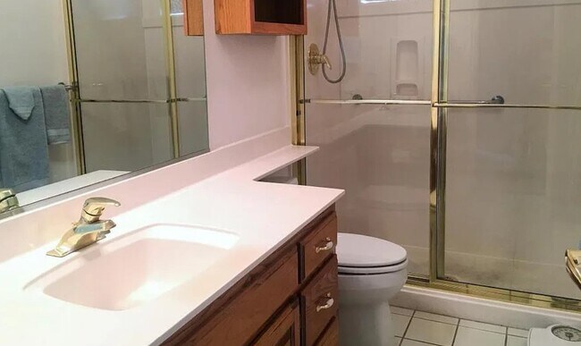 Building Photo - 561 Ridgeview Dr