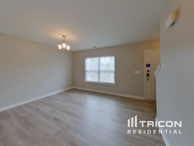 Foto del edificio - 714 Streamside Dr