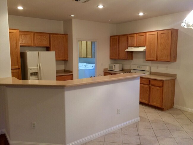 Building Photo - FANTASTIC UPGRADED 55+ SUN CITY ANTHEM COMMUNITY HOME!!!