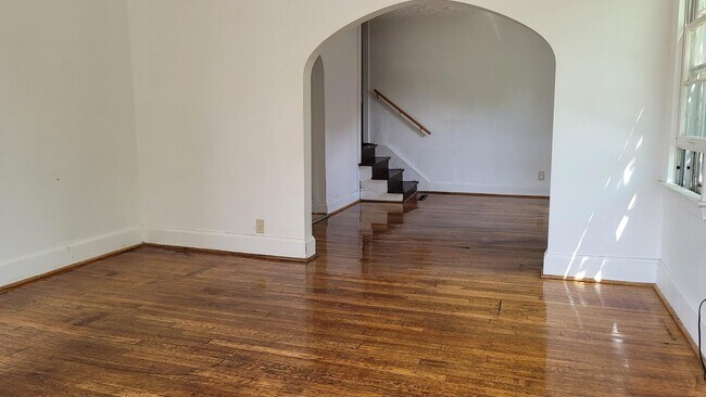 Foto del edificio - 658 S Rockhill Ave