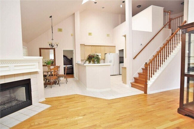 Building Photo - 2610 Glenwood Trail