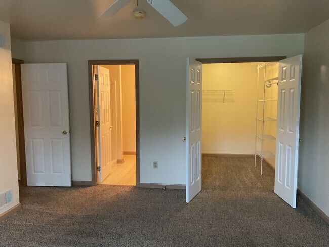 Building Photo - 2 br, 2 bath House - 4 WILTSHIRE EAST