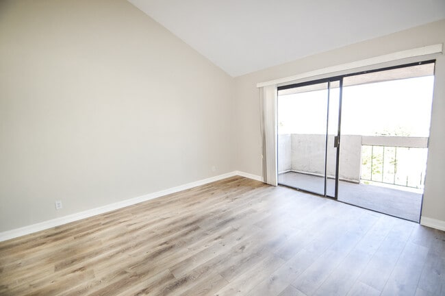 Building Photo - 336 Travelodge Dr